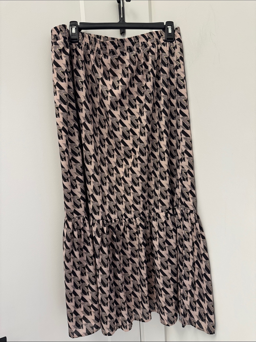 NWT ! Elegant Black and Tan Patterned Midi Skirt